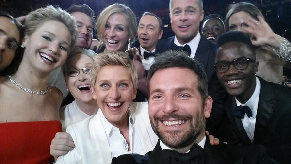 ellen-oscars-tweet-600-300x169