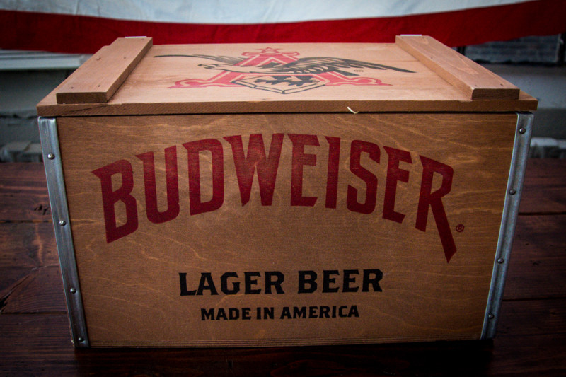 Bud light best sale wooden cooler