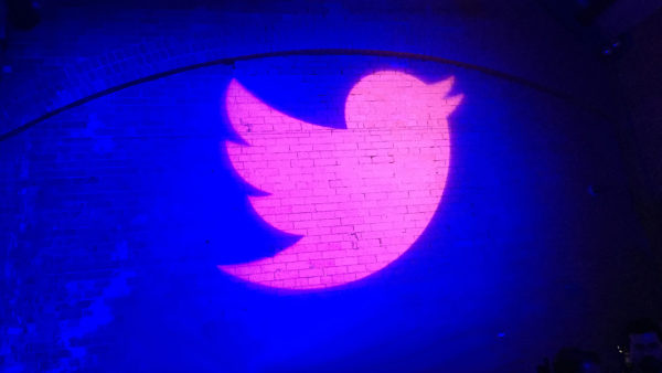 twitter-logo-brickwall-1920