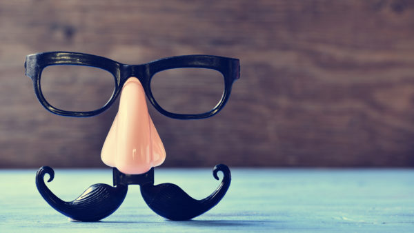 fake-nose-glasses-ss-1920_m94fid