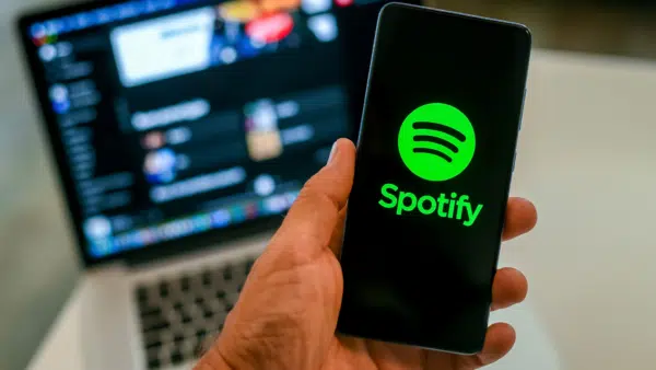 Spotify-mobile-and-desktop-user