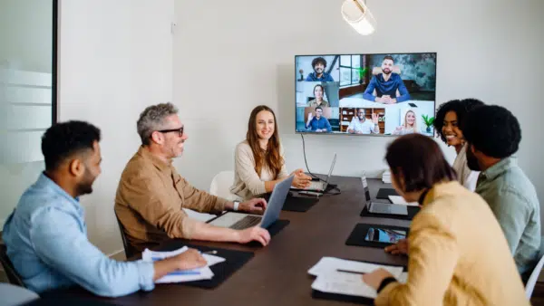 A-lively-and-productive-team-meeting